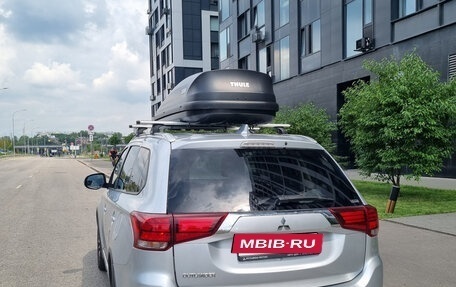 Mitsubishi Outlander III рестайлинг 3, 2020 год, 2 500 000 рублей, 7 фотография
