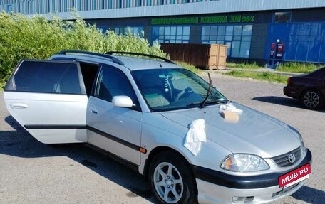 Toyota Avensis III рестайлинг, 2002 год, 420 000 рублей, 4 фотография