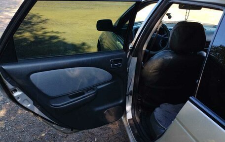 Toyota Avensis III рестайлинг, 2002 год, 420 000 рублей, 14 фотография