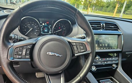 Jaguar F-Pace, 2019 год, 4 300 000 рублей, 7 фотография
