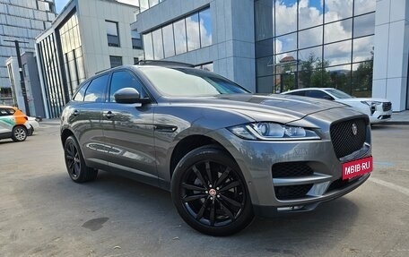 Jaguar F-Pace, 2019 год, 4 300 000 рублей, 8 фотография