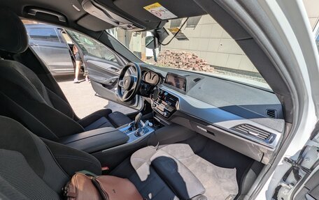 BMW 5 серия, 2018 год, 3 600 000 рублей, 15 фотография