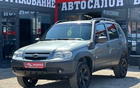 Chevrolet Niva I рестайлинг, 2017 год, 720 000 рублей, 5 фотография