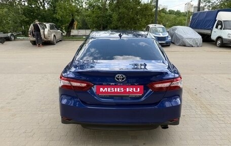 Toyota Camry, 2021 год, 3 300 000 рублей, 4 фотография