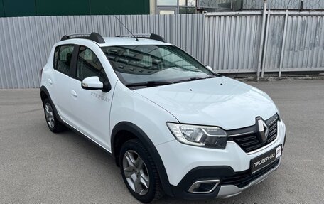 Renault Sandero II рестайлинг, 2019 год, 880 000 рублей, 3 фотография