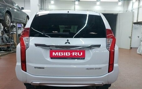 Mitsubishi Pajero Sport III рестайлинг, 2018 год, 2 149 000 рублей, 11 фотография