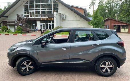 Renault Kaptur I рестайлинг, 2019 год, 1 800 000 рублей, 2 фотография