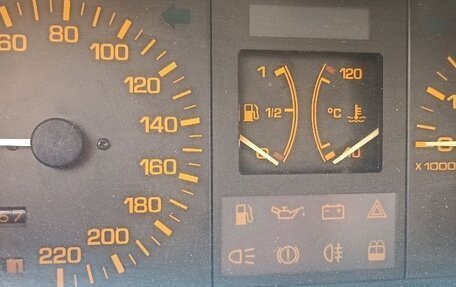 Mazda 323, 1989 год, 250 000 рублей, 7 фотография