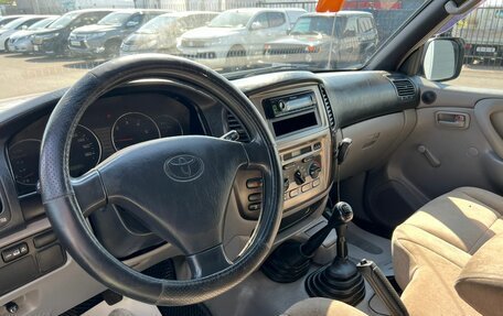Toyota Land Cruiser 100 рестайлинг 2, 2005 год, 2 799 000 рублей, 11 фотография