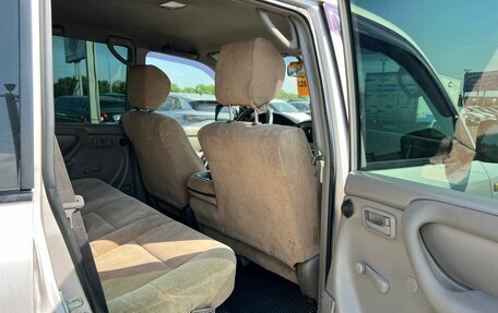 Toyota Land Cruiser 100 рестайлинг 2, 2005 год, 2 799 000 рублей, 17 фотография