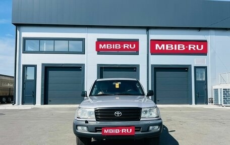 Toyota Land Cruiser 100 рестайлинг 2, 2005 год, 2 799 000 рублей, 9 фотография