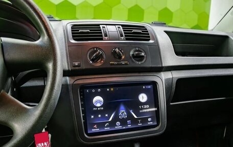 Skoda Fabia II, 2011 год, 550 000 рублей, 17 фотография
