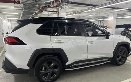 Toyota RAV4, 2022 год, 1 950 596 рублей, 5 фотография