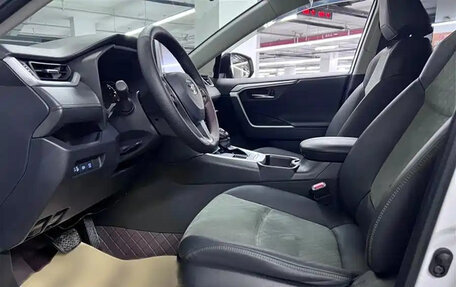 Toyota RAV4, 2022 год, 1 950 596 рублей, 10 фотография