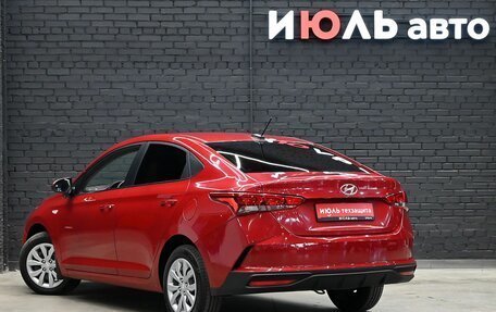 Hyundai Solaris II рестайлинг, 2021 год, 1 300 000 рублей, 4 фотография