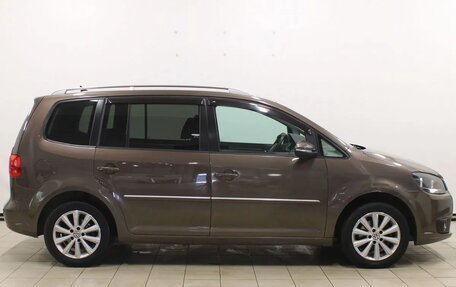 Volkswagen Touran III, 2011 год, 859 000 рублей, 4 фотография