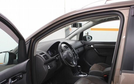 Volkswagen Touran III, 2011 год, 859 000 рублей, 12 фотография