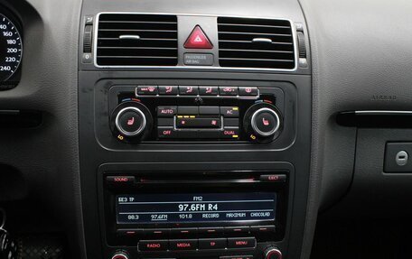 Volkswagen Touran III, 2011 год, 859 000 рублей, 15 фотография