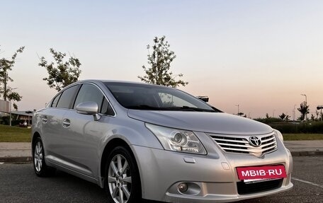 Toyota Avensis III рестайлинг, 2010 год, 930 000 рублей, 2 фотография