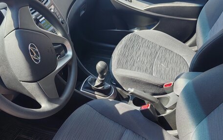 Hyundai Solaris II рестайлинг, 2016 год, 1 200 000 рублей, 9 фотография