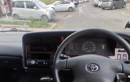 Toyota HiAce H100, 2002 год, 850 000 рублей, 8 фотография