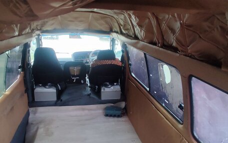 Toyota HiAce H100, 2002 год, 850 000 рублей, 11 фотография