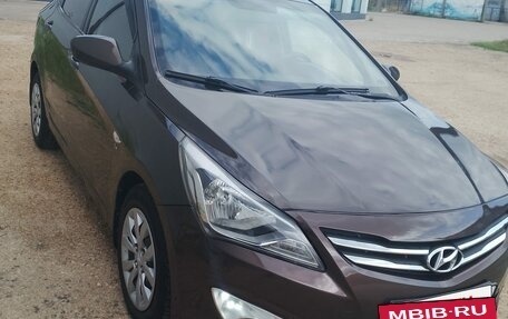 Hyundai Solaris II рестайлинг, 2015 год, 830 000 рублей, 3 фотография