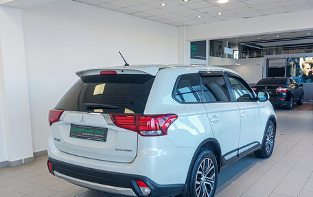 Mitsubishi Outlander III рестайлинг 3, 2015 год, 1 662 000 рублей, 6 фотография