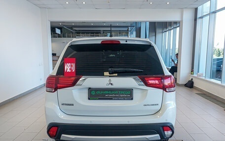 Mitsubishi Outlander III рестайлинг 3, 2015 год, 1 662 000 рублей, 7 фотография