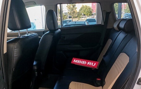 Mitsubishi Outlander III рестайлинг 3, 2015 год, 1 662 000 рублей, 15 фотография