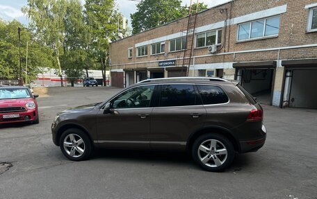 Volkswagen Touareg III, 2011 год, 1 950 000 рублей, 6 фотография