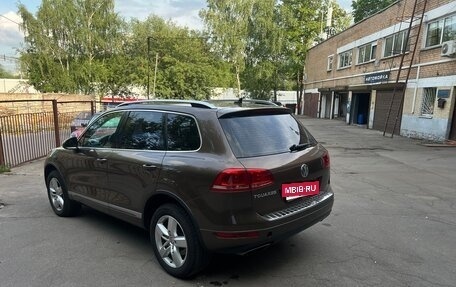 Volkswagen Touareg III, 2011 год, 1 950 000 рублей, 4 фотография