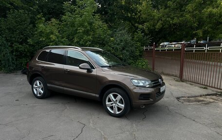 Volkswagen Touareg III, 2011 год, 1 950 000 рублей, 8 фотография