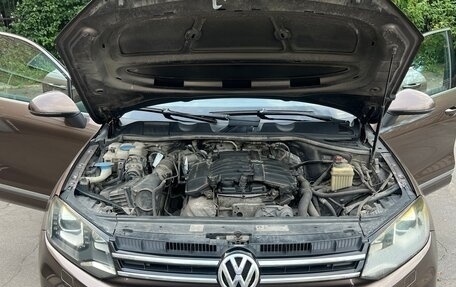 Volkswagen Touareg III, 2011 год, 1 950 000 рублей, 18 фотография