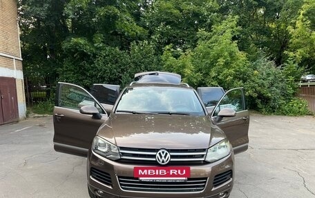 Volkswagen Touareg III, 2011 год, 1 950 000 рублей, 10 фотография