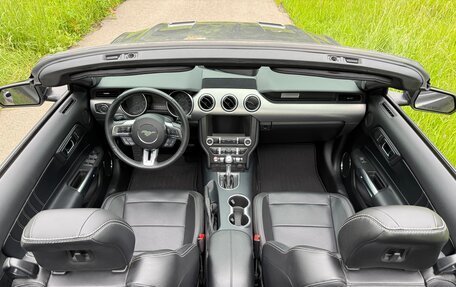 Ford Mustang VI рестайлинг, 2021 год, 4 500 000 рублей, 24 фотография