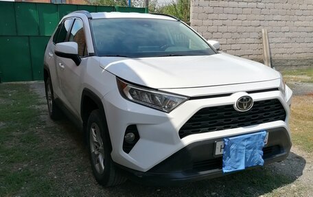 Toyota RAV4, 2020 год, 2 500 000 рублей, 2 фотография