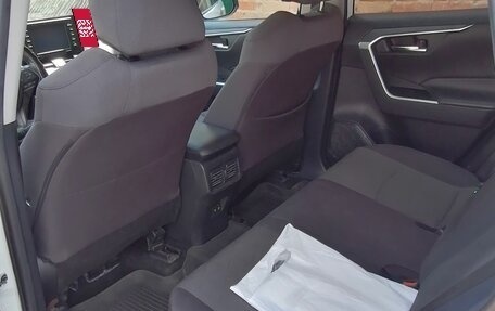 Toyota RAV4, 2020 год, 2 500 000 рублей, 7 фотография