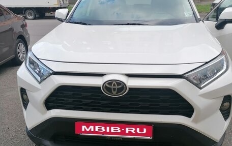 Toyota RAV4, 2020 год, 2 500 000 рублей, 9 фотография