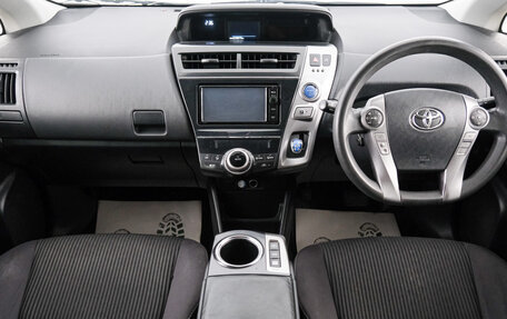 Toyota Prius Alpha I (ZVW40/41), 2016 год, 1 629 000 рублей, 11 фотография