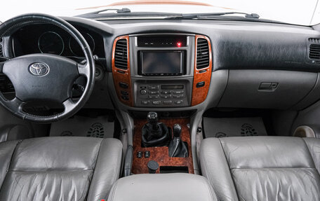 Toyota Land Cruiser 100 рестайлинг 2, 2007 год, 2 199 000 рублей, 9 фотография