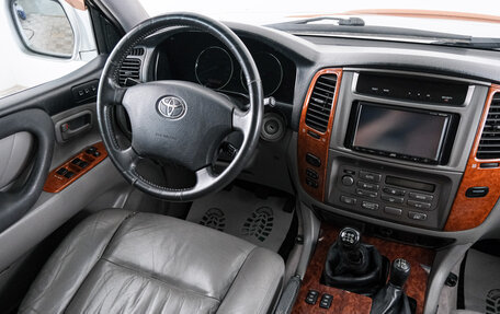 Toyota Land Cruiser 100 рестайлинг 2, 2007 год, 2 199 000 рублей, 14 фотография