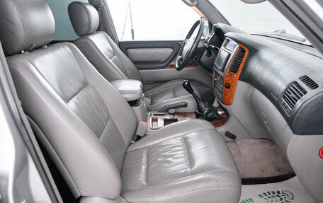 Toyota Land Cruiser 100 рестайлинг 2, 2007 год, 2 199 000 рублей, 15 фотография