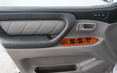 Toyota Land Cruiser 100 рестайлинг 2, 2007 год, 2 199 000 рублей, 19 фотография