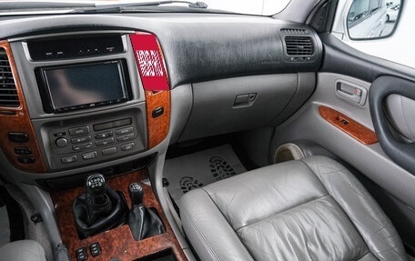 Toyota Land Cruiser 100 рестайлинг 2, 2007 год, 2 199 000 рублей, 10 фотография