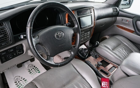 Toyota Land Cruiser 100 рестайлинг 2, 2007 год, 2 199 000 рублей, 8 фотография