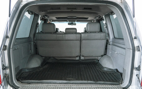 Toyota Land Cruiser 100 рестайлинг 2, 2007 год, 2 199 000 рублей, 23 фотография