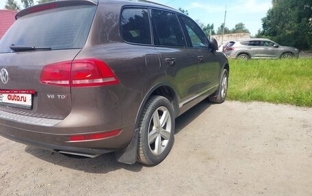 Volkswagen Touareg III, 2011 год, 2 200 000 рублей, 2 фотография