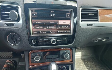 Volkswagen Touareg III, 2011 год, 2 200 000 рублей, 15 фотография