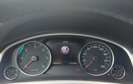 Volkswagen Touareg III, 2011 год, 2 200 000 рублей, 17 фотография